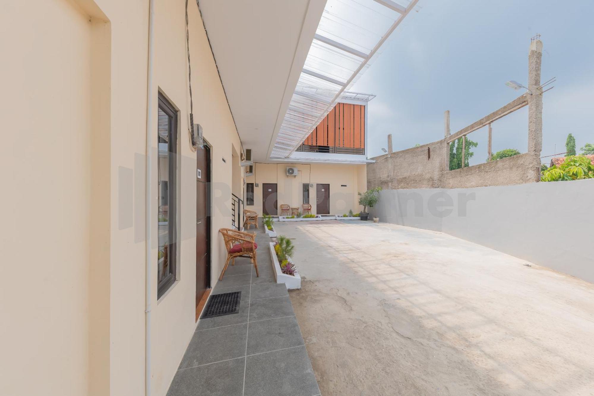 Rumah Panda Guesthouse Redpartner Tangkil  Luaran gambar